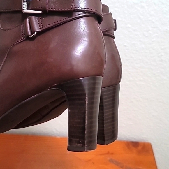 LAUREN RALPH LAUREN WOMEN'S NARA LEATHER  ANKLE  HEEL BOOTS IN BROWN SIZE 7B - Picture 7 of 11